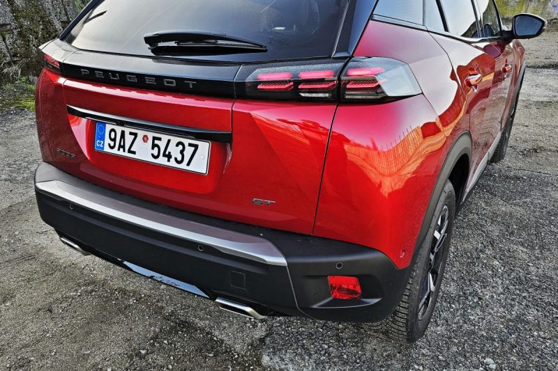 Test Peugeot 2008 GT PureTech 130 EAT8 (2024)