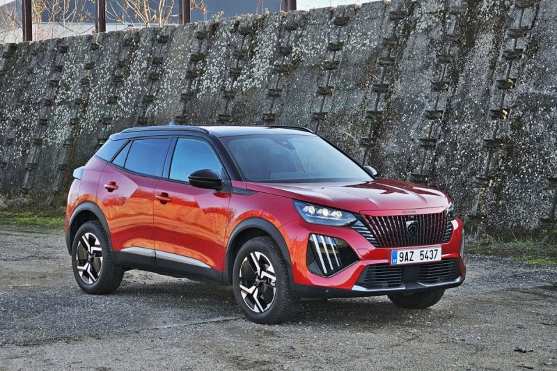 Test Peugeot 2008 GT PureTech 130 EAT8 (2024)
