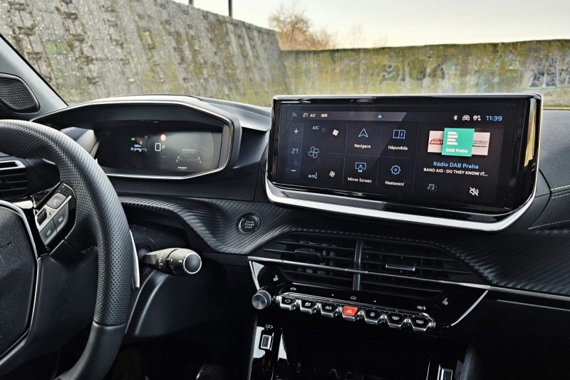 Test Peugeot 2008 GT PureTech 130 EAT8 (2024)