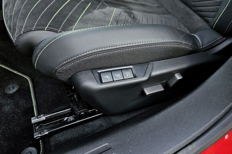 Test Peugeot 2008 GT PureTech 130 EAT8 (2024)