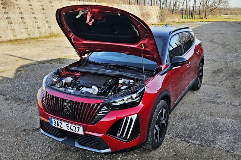 Test Peugeot 2008 GT PureTech 130 EAT8 (2024)