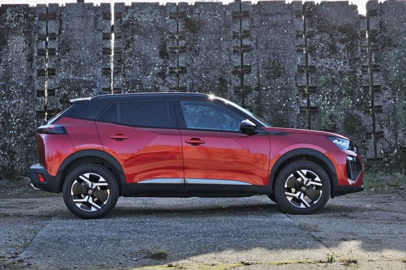 Test Peugeot 2008 GT PureTech 130 EAT8 (2024)