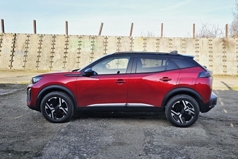 Test Peugeot 2008 GT PureTech 130 EAT8 (2024)