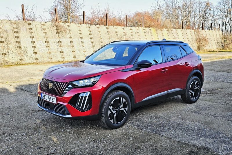 Test Peugeot 2008 GT PureTech 130 EAT8 (2024)