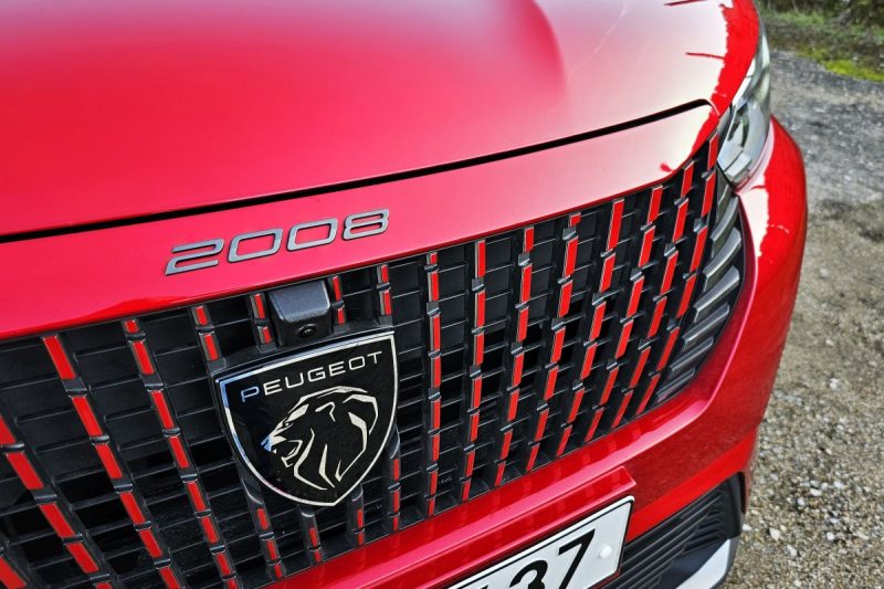 Test Peugeot 2008 GT PureTech 130 EAT8 (2024)