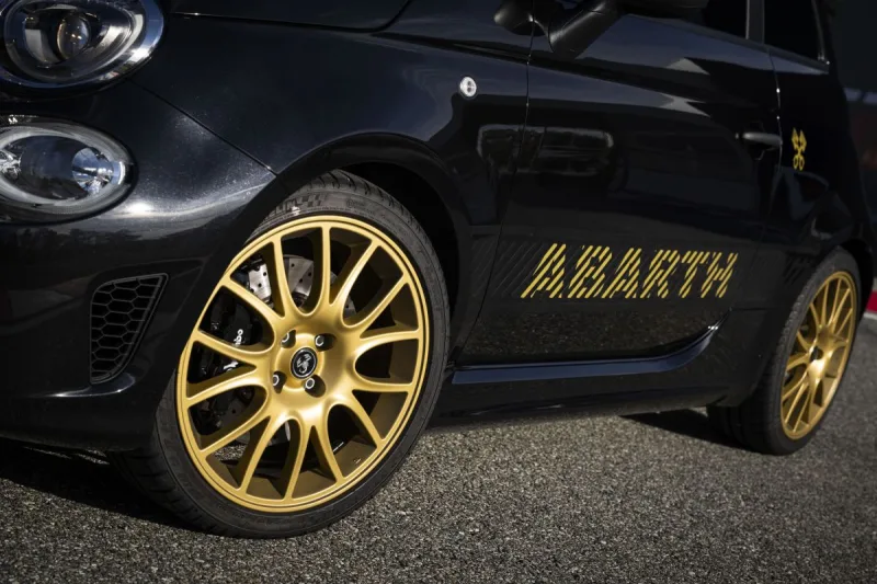 Abarth 695 75° Anniversario | 2024