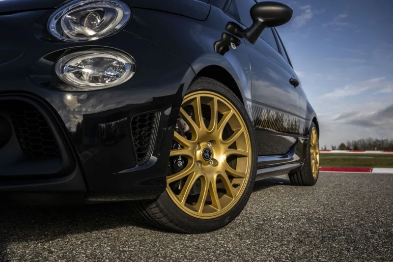 Abarth 695 75° Anniversario | 2024