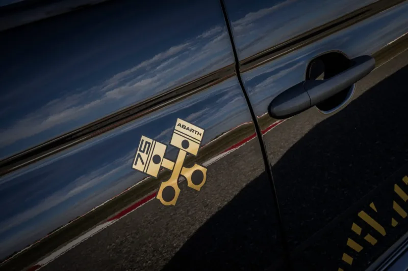 Abarth 695 75° Anniversario | 2024