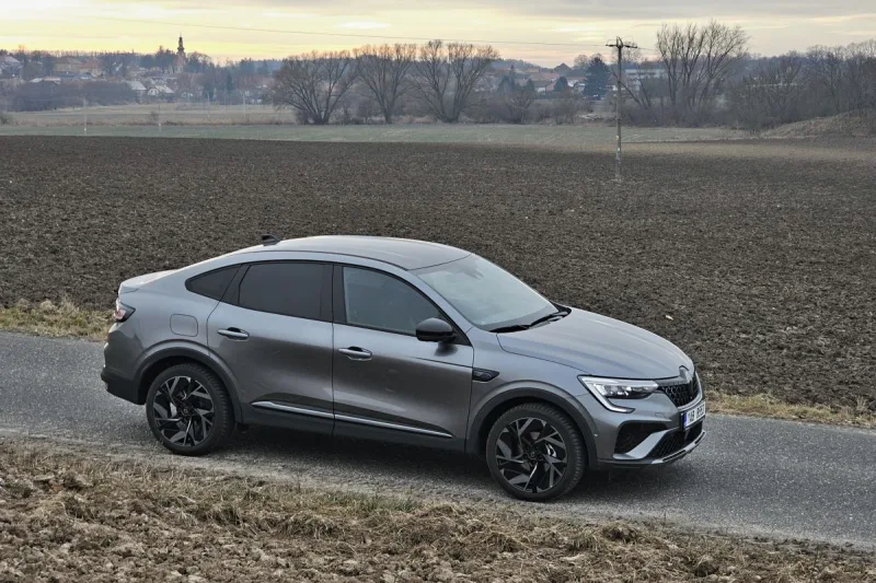 Test Renault Arkana E-Tech full hybrid 145 (2024)