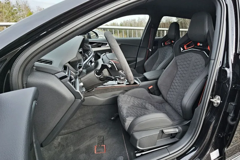 Test Audi RS 4 Avant (2024)