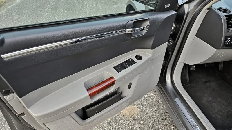 Test ojetiny Chrysler 300C 3,0 CRD (2007)
