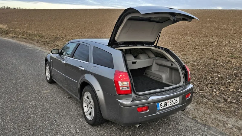Test ojetiny Chrysler 300C 3,0 CRD (2007)