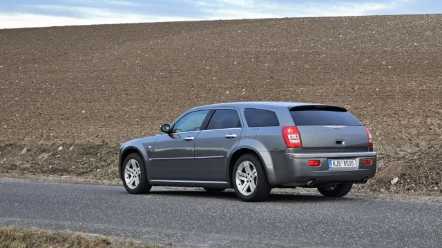 Test ojetiny Chrysler 300C 3,0 CRD (2007)