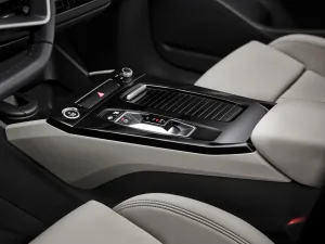 Audi Q6 e-tron | 2024