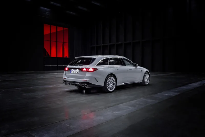 Mercedes-AMG E 53 HYBRID 4MATIC kombi | 2024