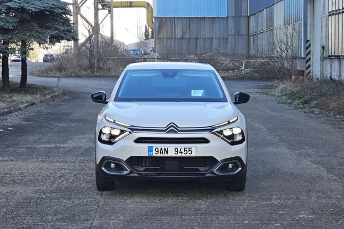 Test Citroen C4 X SHINE 1.5 BlueHDi 130 S&S EAT8 (2024)