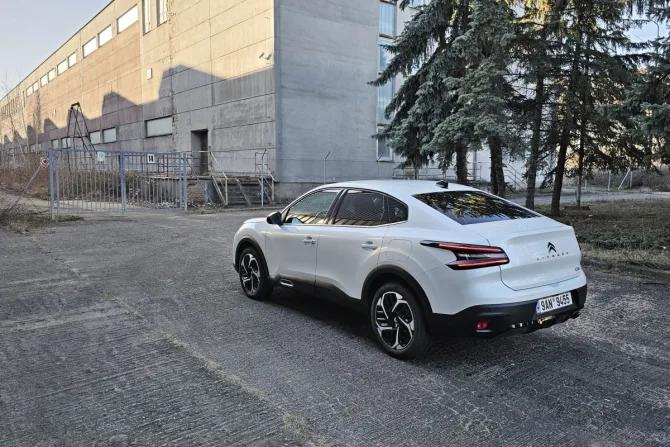 Test Citroen C4 X SHINE 1.5 BlueHDi 130 S&S EAT8 (2024)