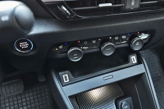 Test Citroen C4 X SHINE 1.5 BlueHDi 130 S&S EAT8 (2024)