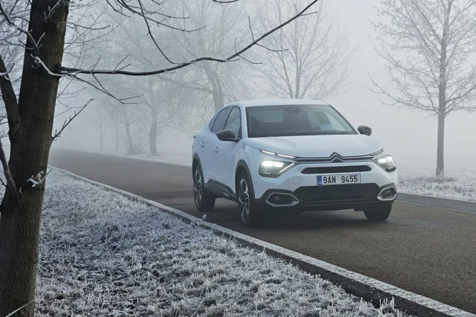 Test Citroen C4 X SHINE 1.5 BlueHDi 130 S&S EAT8 (2024)