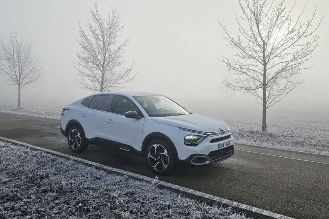 Test Citroen C4 X SHINE 1.5 BlueHDi 130 S&S EAT8 (2024)