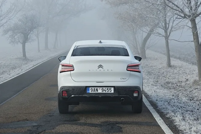 Test Citroen C4 X SHINE 1.5 BlueHDi 130 S&S EAT8 (2024)