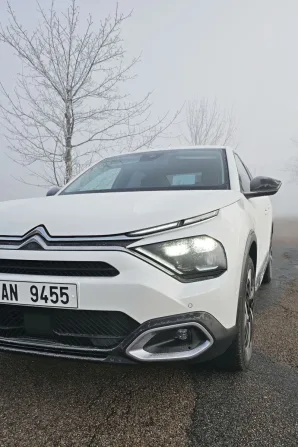 Test Citroen C4 X SHINE 1.5 BlueHDi 130 S&S EAT8 (2024)