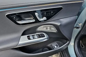 Test Mercedes-Benz E 300 de All Terrain | plug-in hybrid (2024)