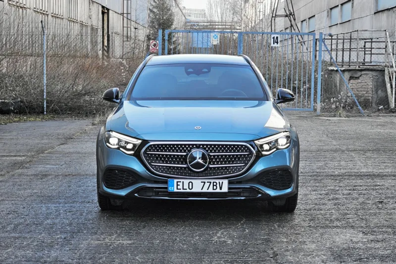Test Mercedes-Benz E 300 de All Terrain | plug-in hybrid (2024)
