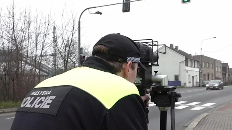 cesky_tesin-mestska_policie-mereni_rychlosti-radar