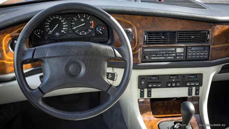 BMW 750iL Goldfisch | 1990