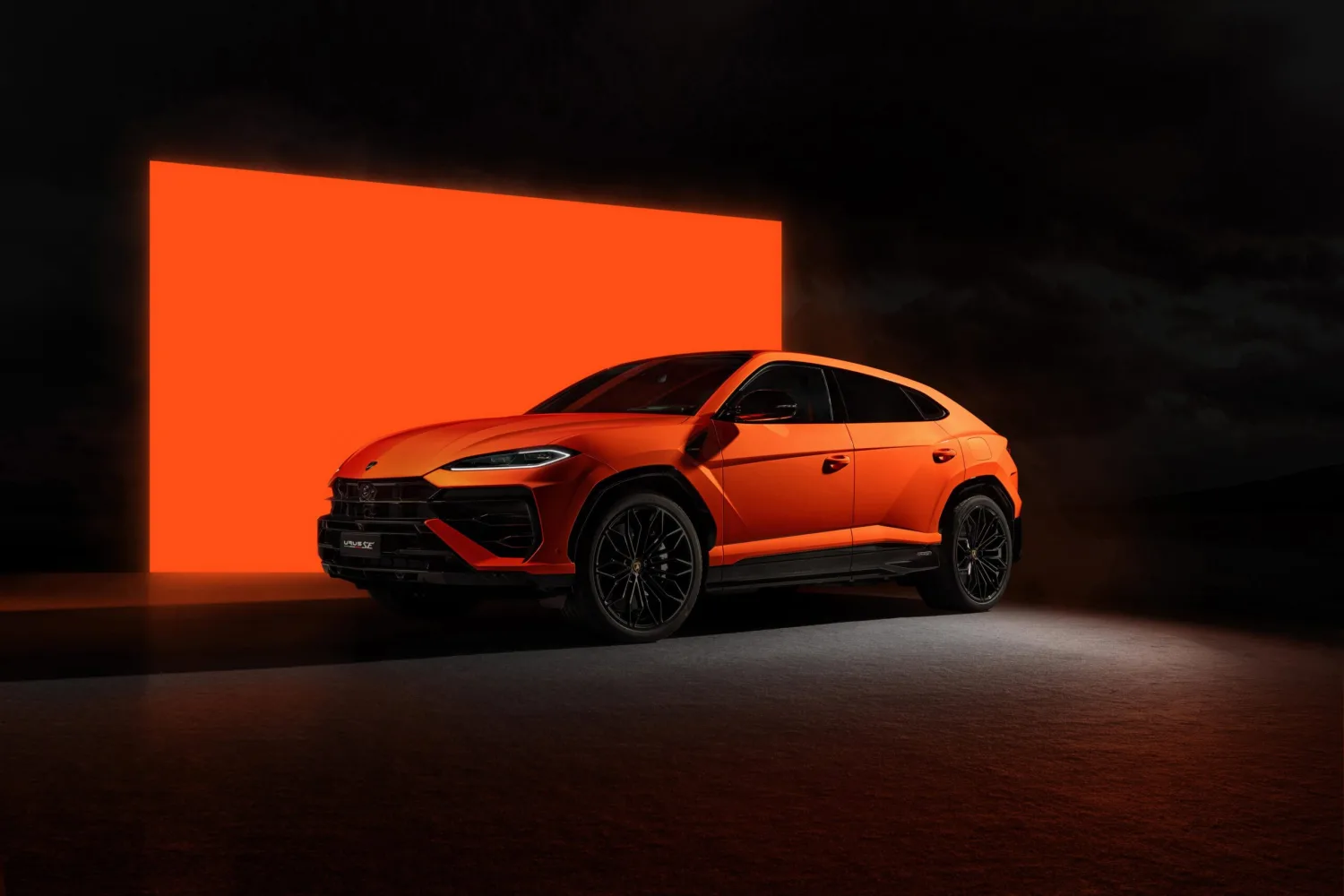 Lamborghini Urus SE | plug-in hybrid | 2025