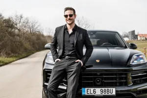 Vladimír Polívka jezdí v novém Porsche Cayenne E-Hybrid