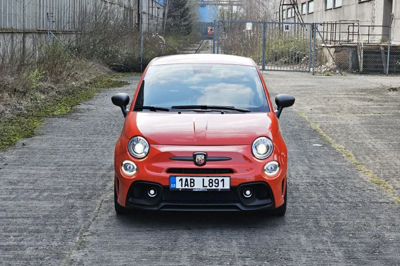 Test Abarth 695 Turismo (2024)