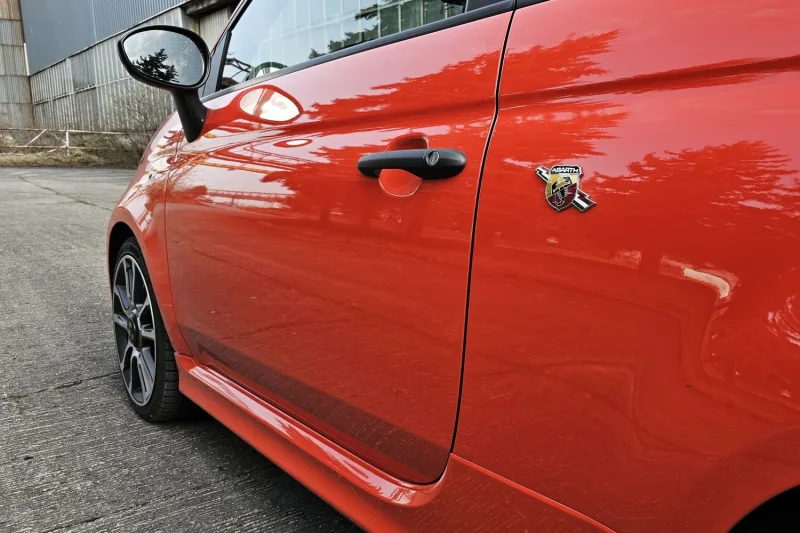 Test Abarth 695 Turismo (2024)