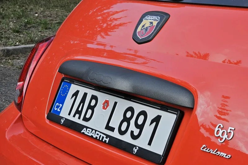 Test Abarth 695 Turismo (2024)