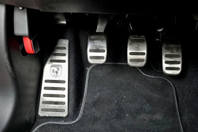 Test Abarth 695 Turismo (2024)
