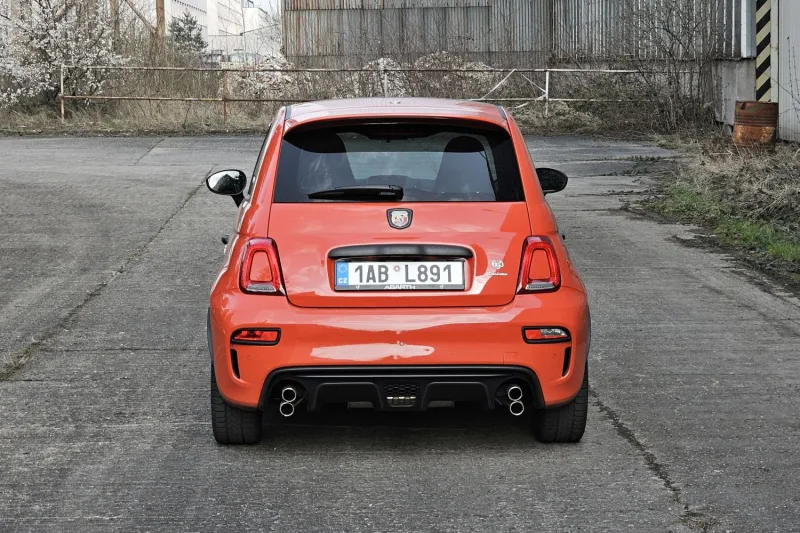 Test Abarth 695 Turismo (2024)