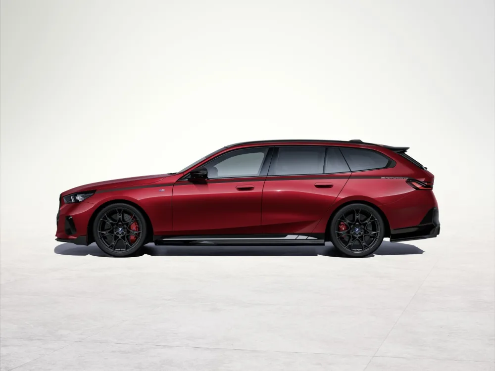 BMW M Performance Parts pro nová BMW řady 5 Touring a nové BMW i5 Touring | 2024