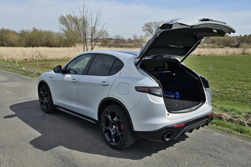 Test Alfa Romeo Stelvio 2,0 Turbo Q4 | 2024