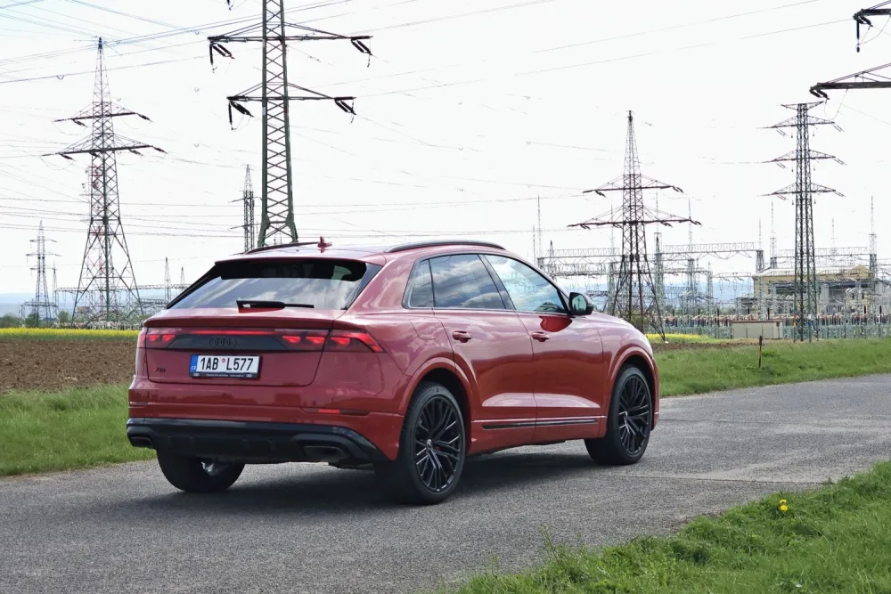 Test Audi Q8 50 TDI quattro (2024)