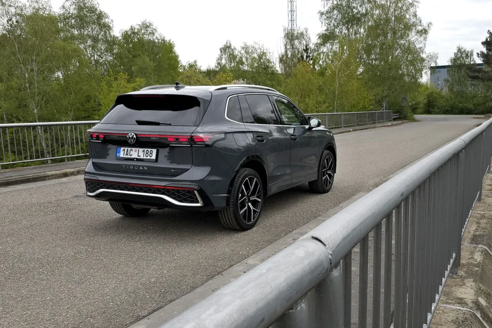 Test Volkswagen Tiguan R-Line 2.0 TDI 142 kW 4MOTION (2024)