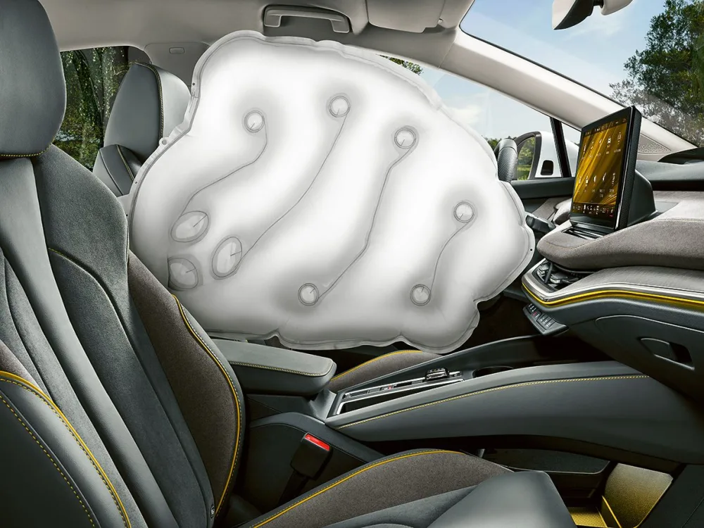 skoda-enyaq-stredovy-airbag