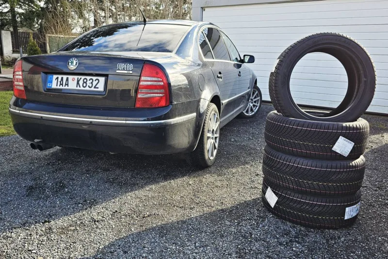skoda_superb-celorocni_gumy-goodyear