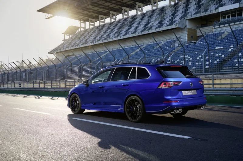 2024 Volkswagen Golf R Variant - (2)