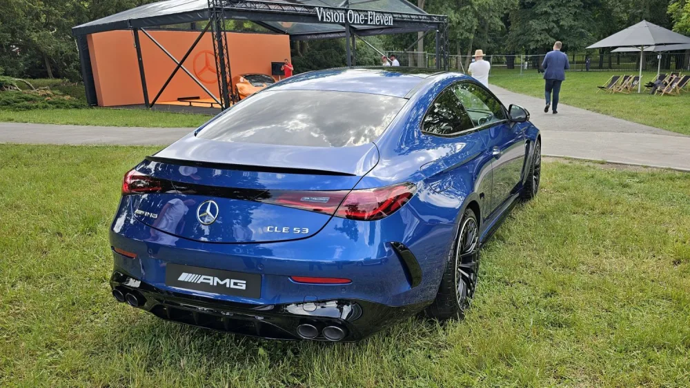Stánek Mercedes-Benz na slavnosti Legendy 2024