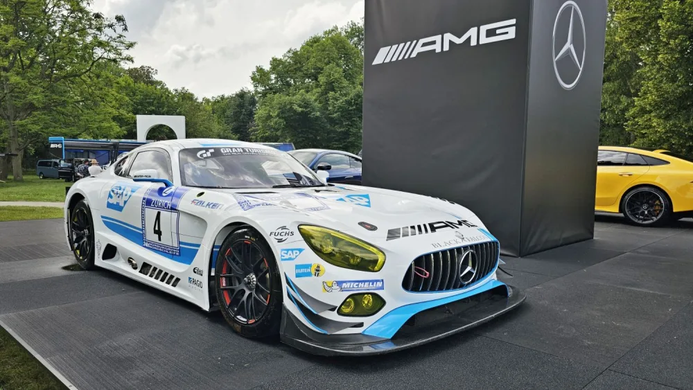 Stánek Mercedes-Benz na slavnosti Legendy 2024