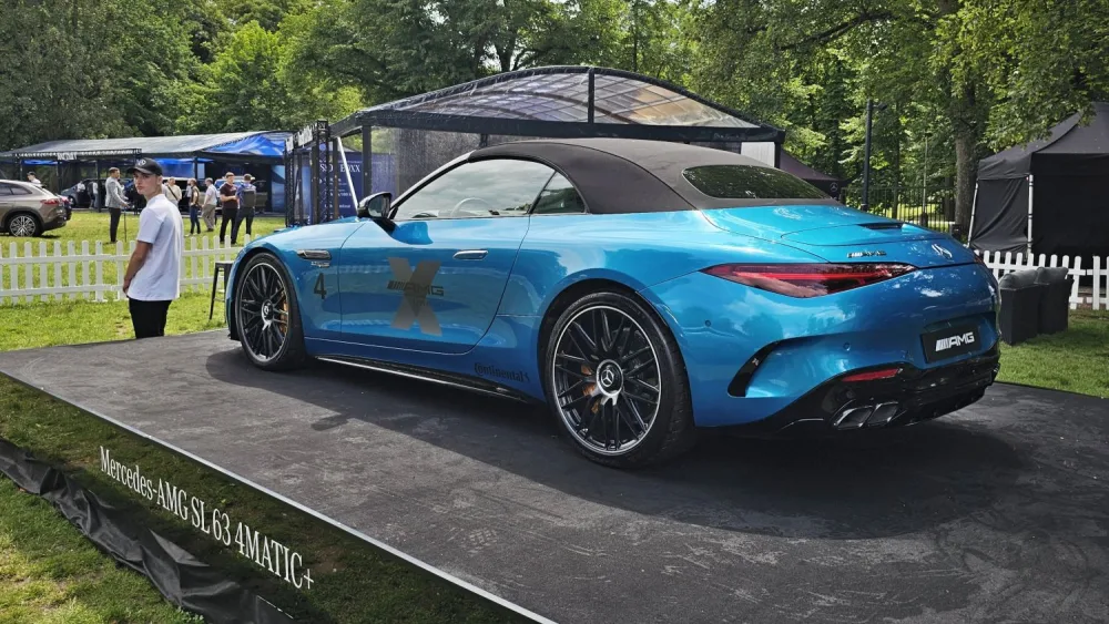 Stánek Mercedes-Benz na slavnosti Legendy 2024