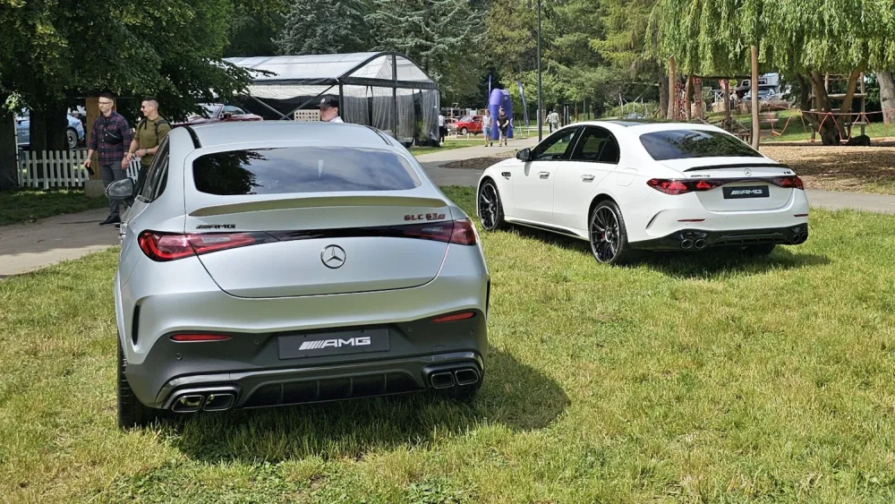 Stánek Mercedes-Benz na slavnosti Legendy 2024
