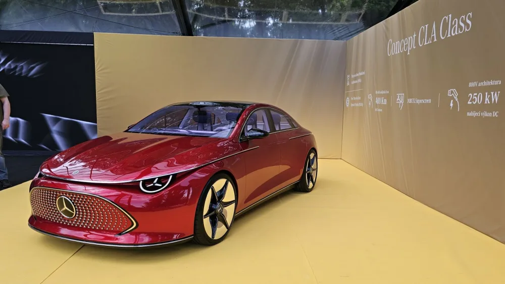 Stánek Mercedes-Benz na slavnosti Legendy 2024