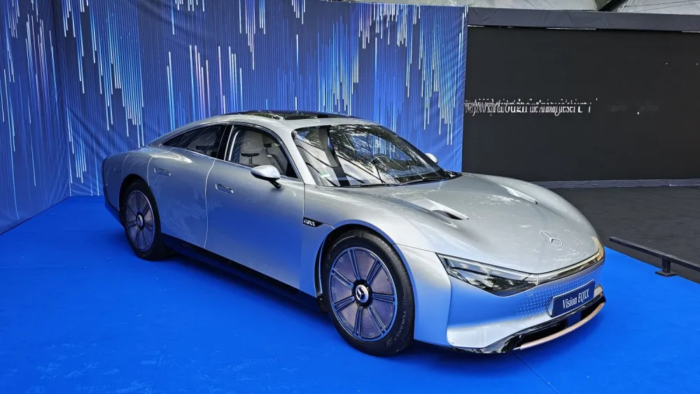 Stánek Mercedes-Benz na slavnosti Legendy 2024